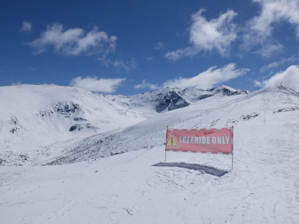 Nearby landmark, Natural landscape, Skiing
