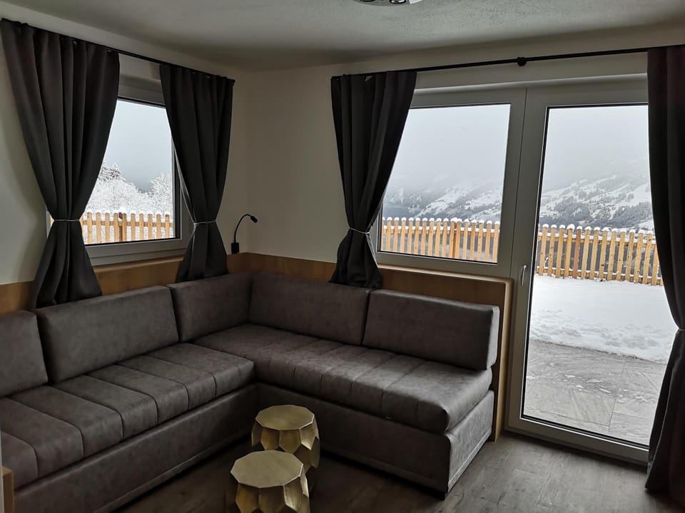 Living room, Seating area, Mountain view