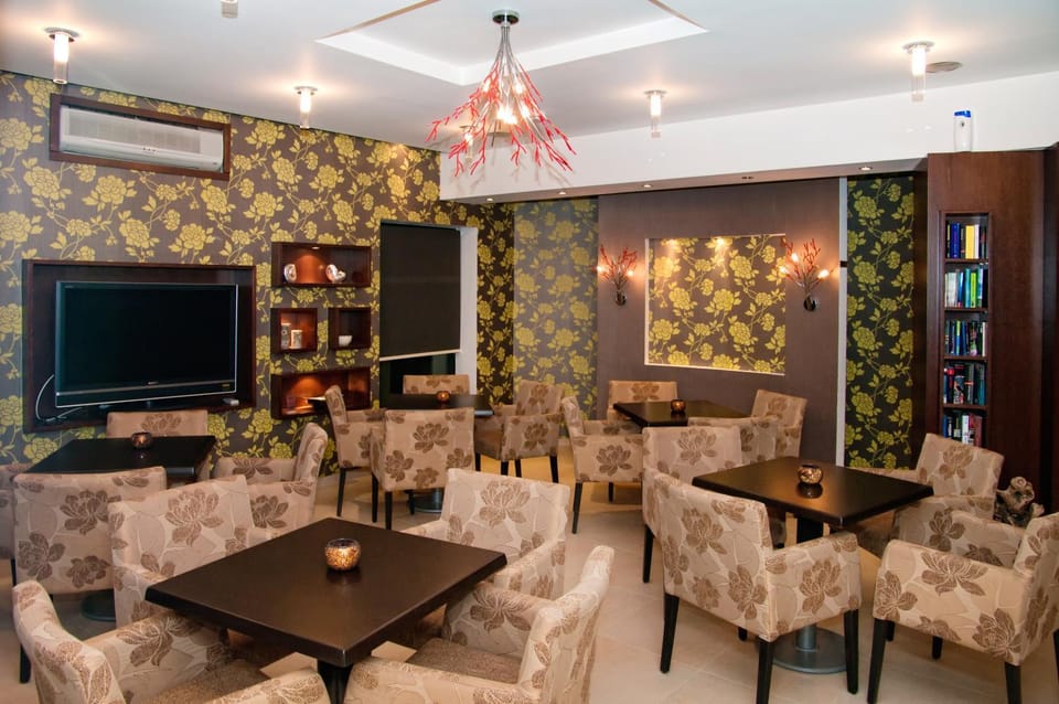 Communal lounge/ TV room