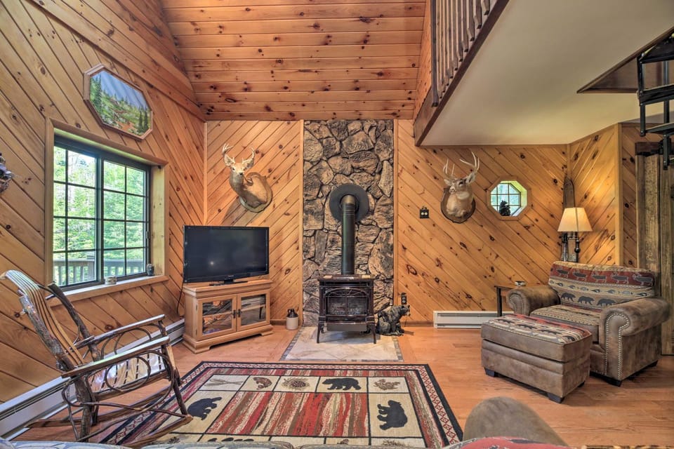 Lake Placid Chalet: Deck & Forest Views! House in Adirondack Mountains