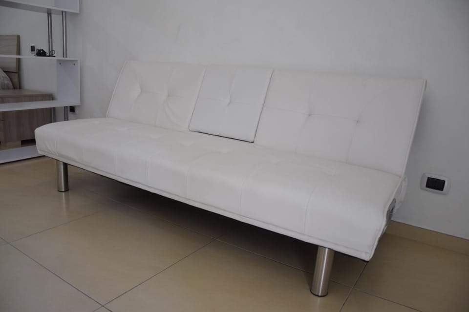 Bed, Seating area