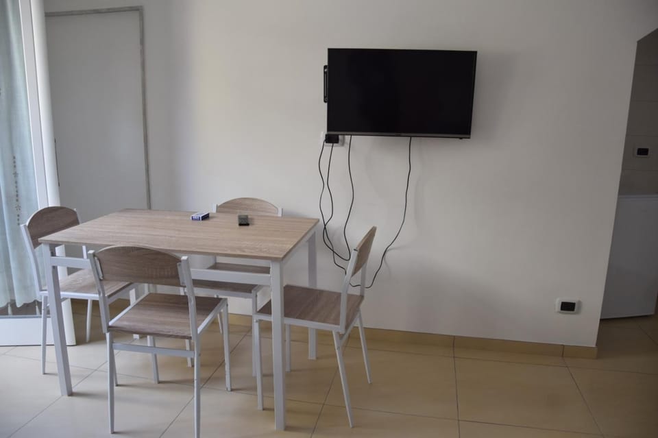 Communal lounge/ TV room, Dining area