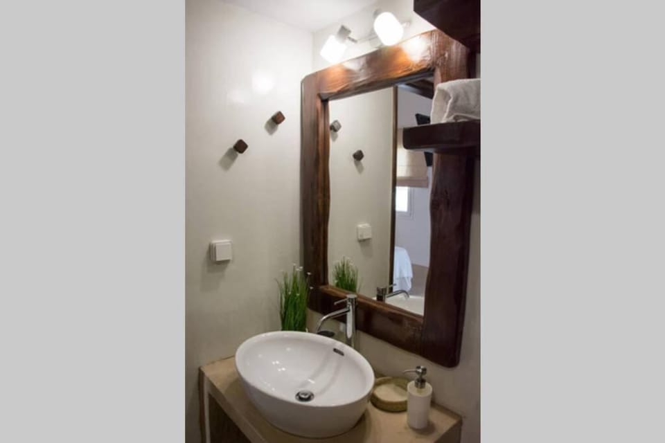 Traditional Cycladic Beauty House in Decentralized Administration of the Aegean