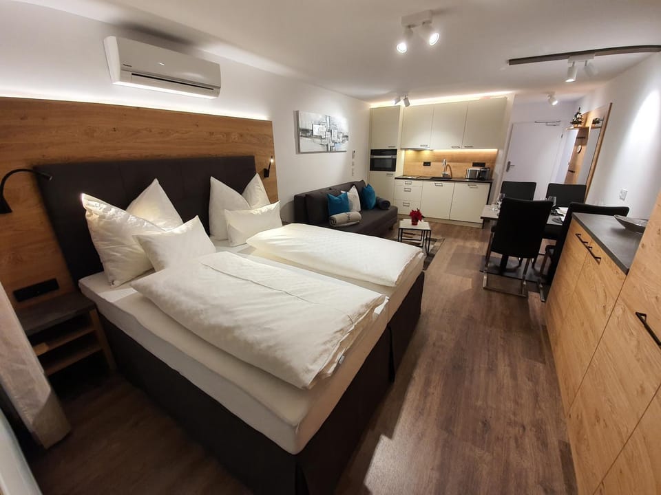 Photo of the whole room, air conditioner