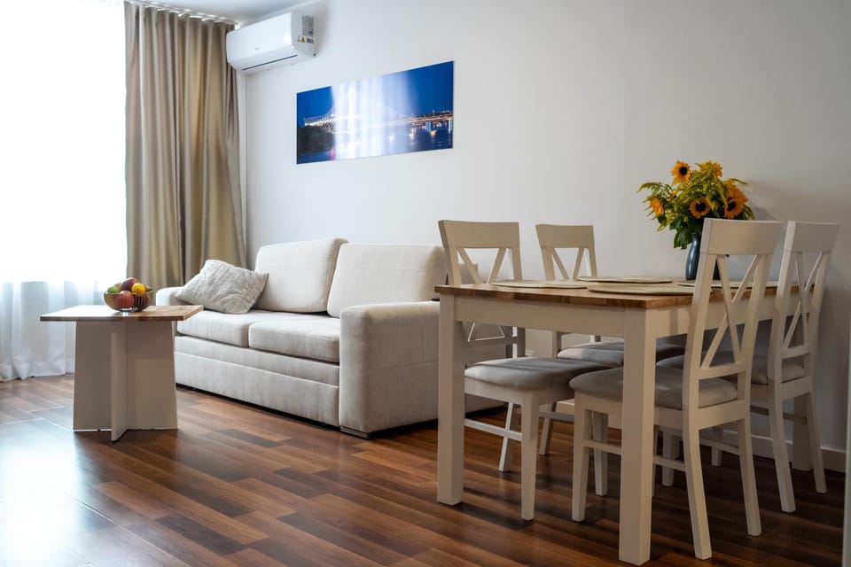 Living room, Seating area, Dining area, air conditioner