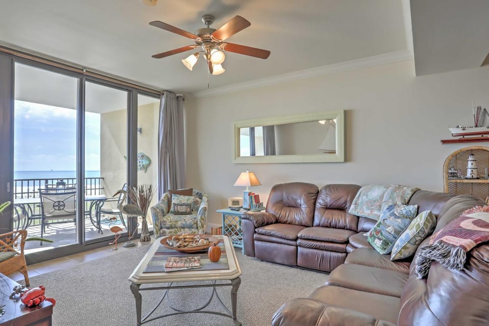 Beachfront Bliss on Dauphin Island w/ Pool Access! House in Dauphin Island