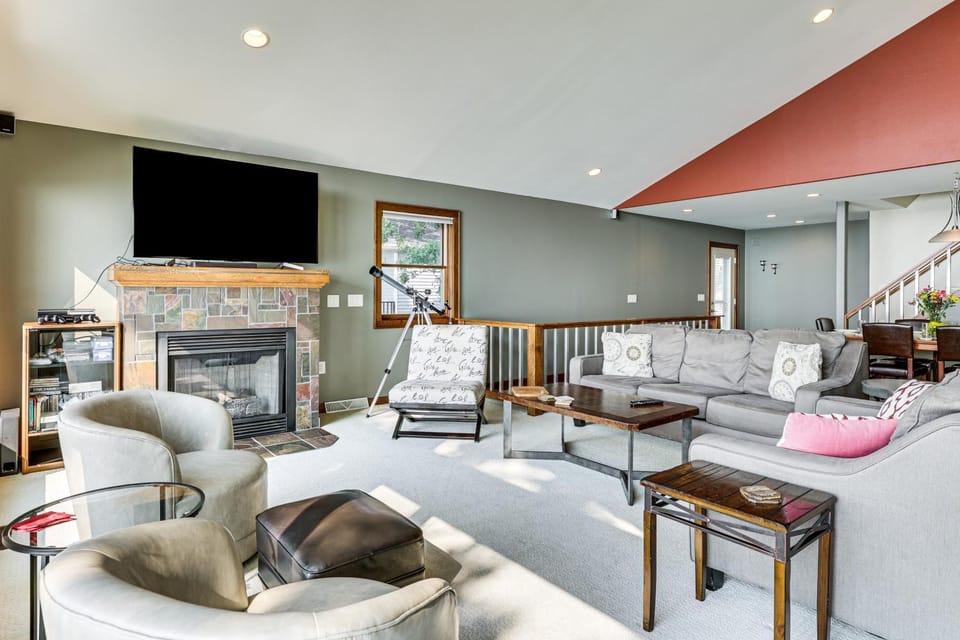 Spacious Edgerton Home w/ Private Beach & Views! House in Wisconsin