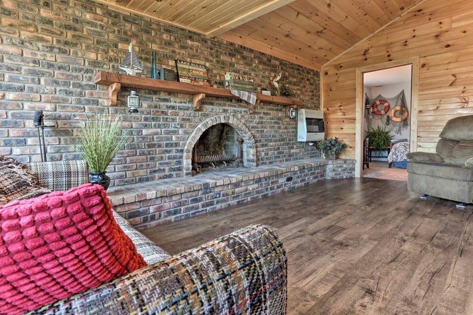 Waterfront Syracuse Home Deck, Fire Pit and Kayaks House in Indiana