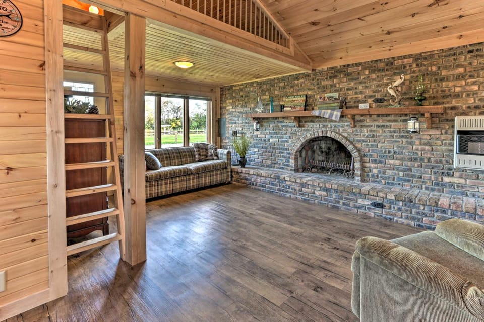 Waterfront Syracuse Home Deck, Fire Pit and Kayaks House in Indiana