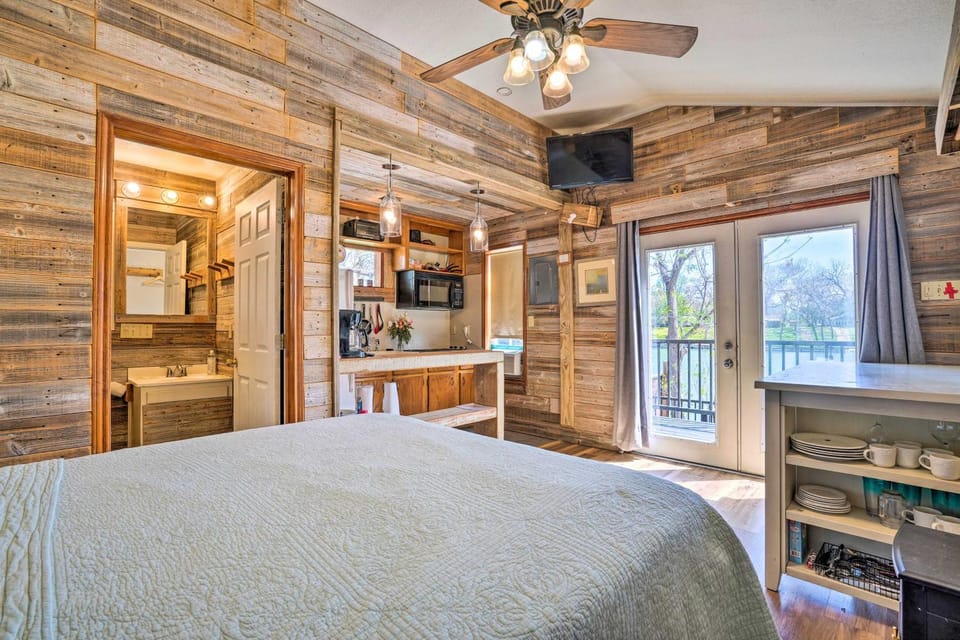 Guadalupe Riverfront Studio w/ Private Balcony Apartment in Seguin