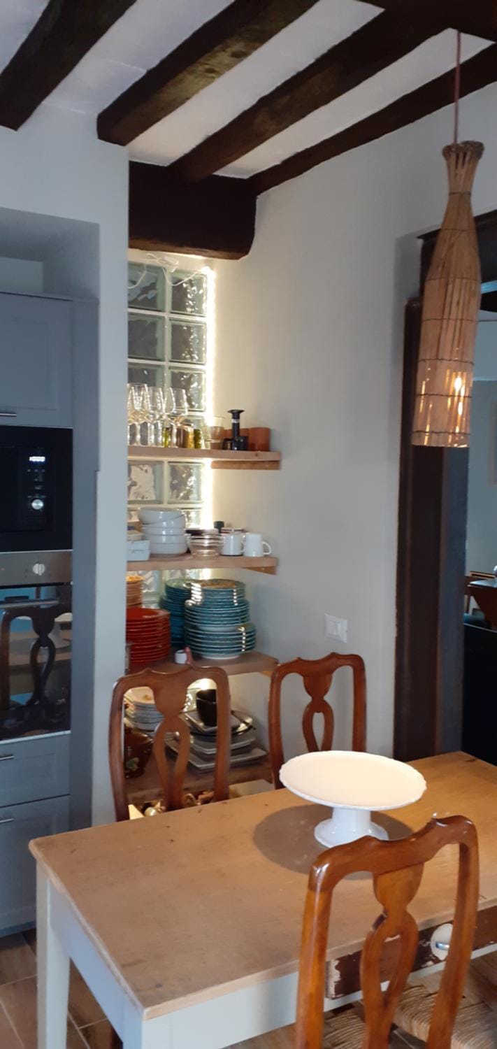 Kitchen or kitchenette, Communal kitchen