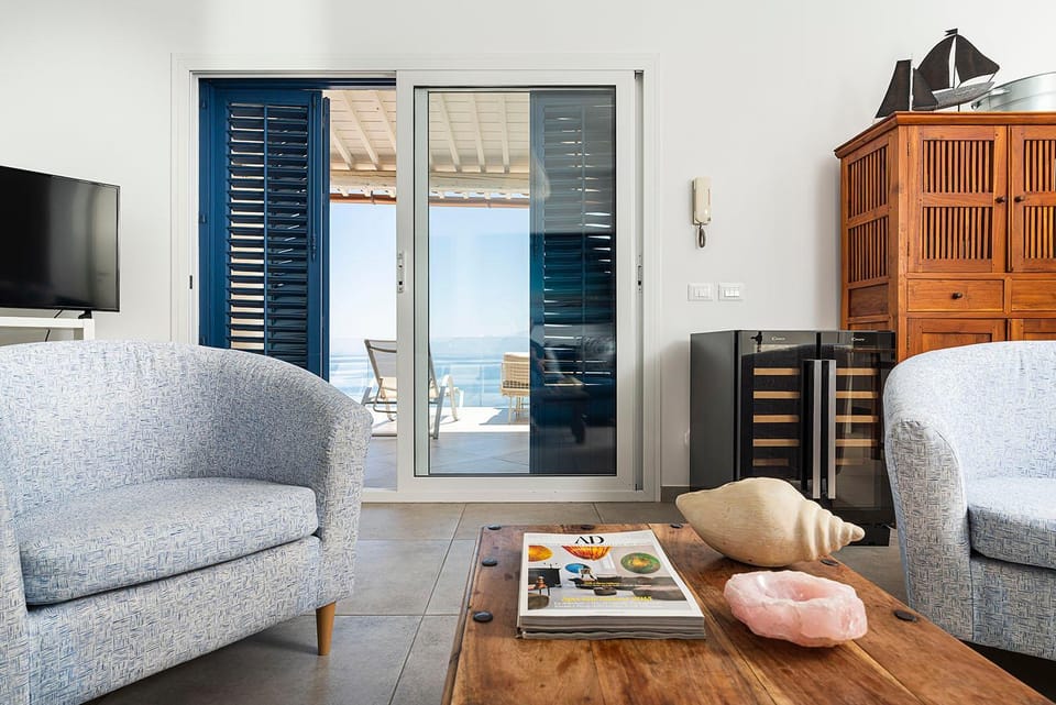 Balcony/Terrace, Living room, Seating area, Sea view