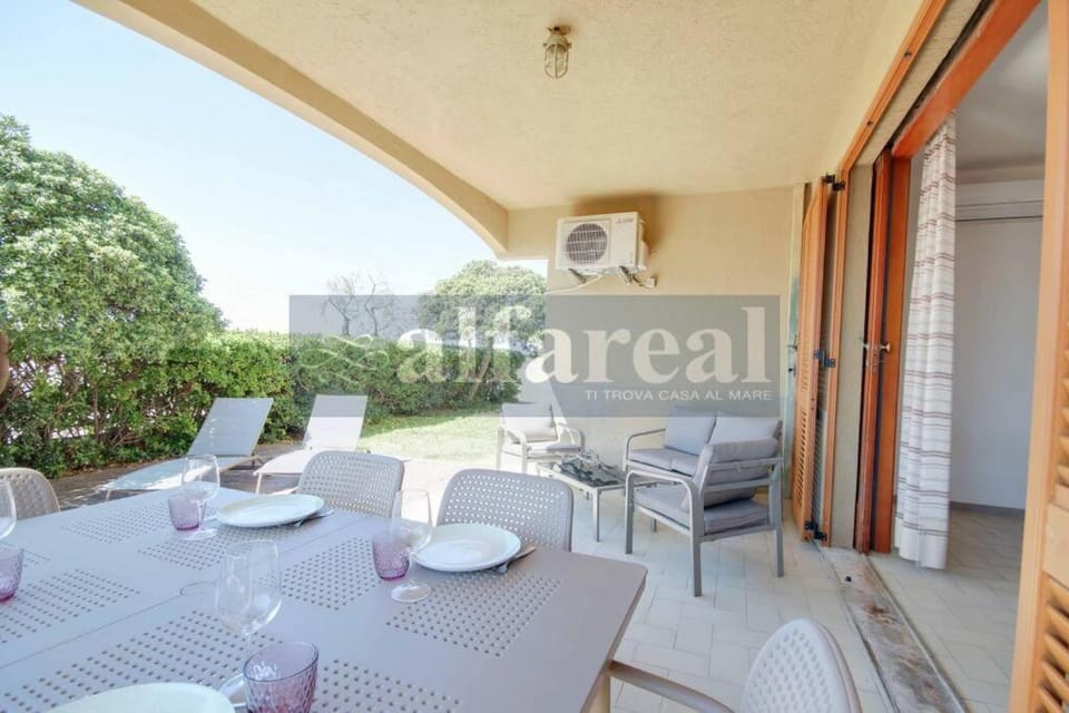 Garden, Seating area, Dining area