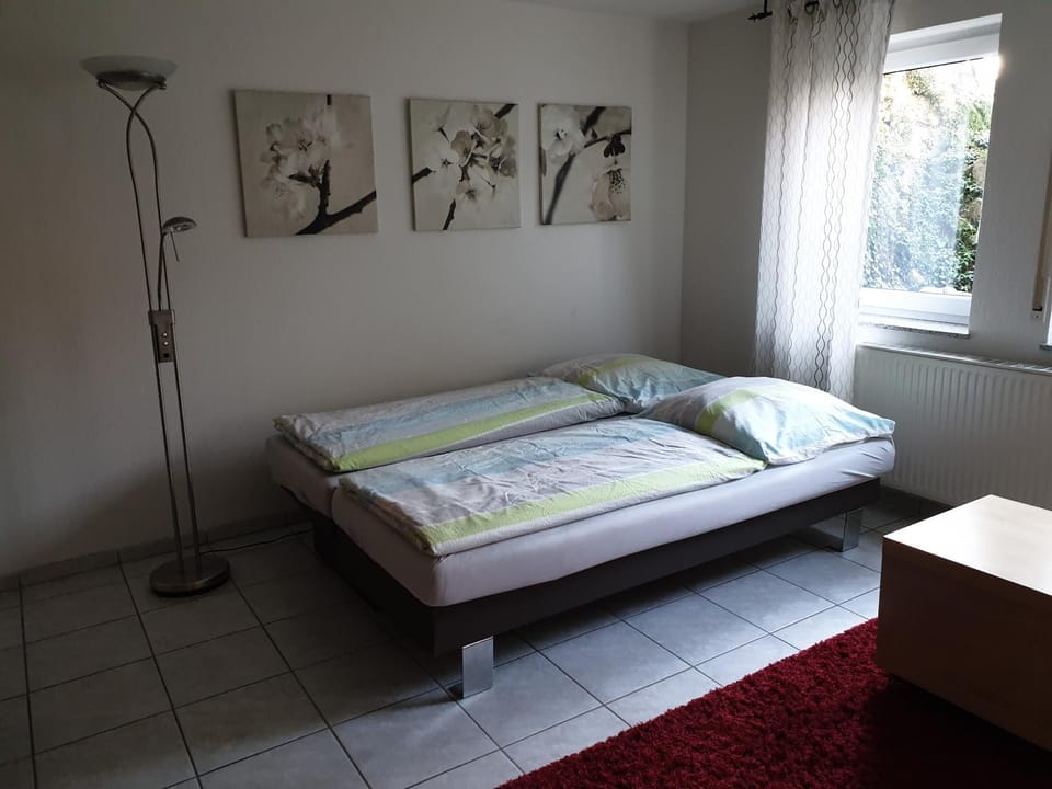 Bed, Living room