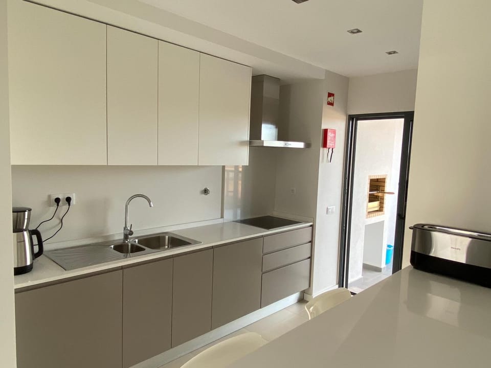 BBQ facilities, Kitchen or kitchenette