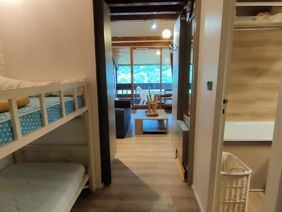 Appartement T1bis pour 6 avec terrasse et parking à Cauterets - FR-1-234-238 Apartment in Cauterets
