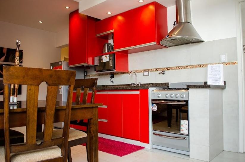 Kitchen or kitchenette, pet friendly, toaster