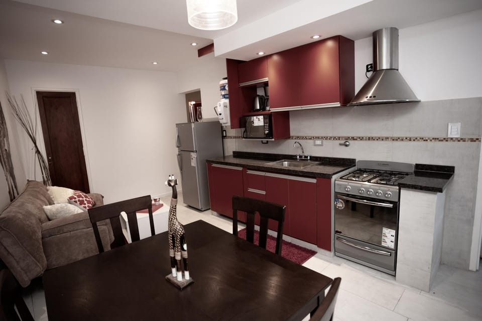 Kitchen or kitchenette, Dining area, Communal kitchen, minibar, toaster