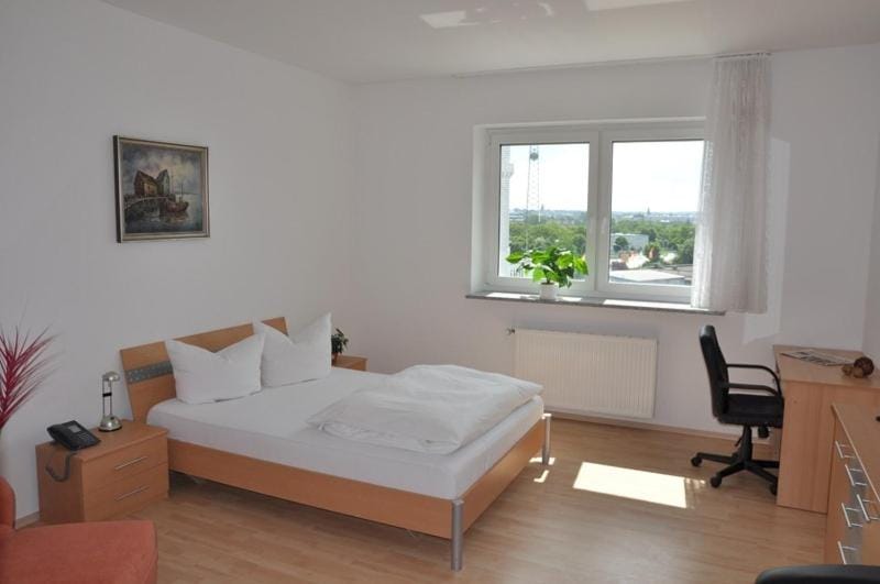 Bed, Photo of the whole room