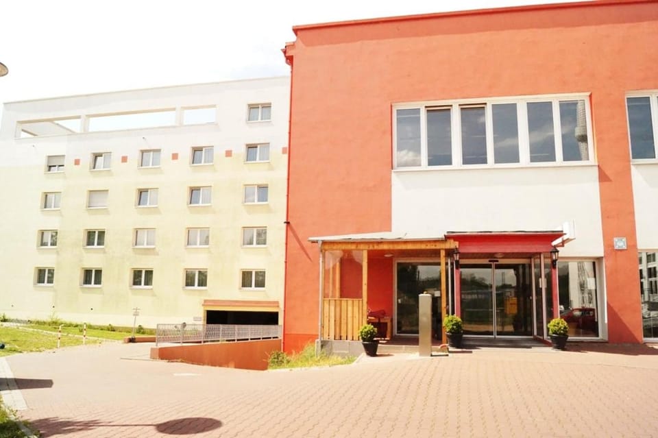 Facade/entrance, Day