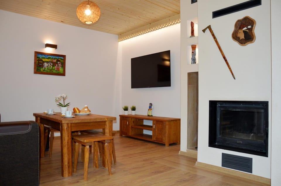 Communal lounge/ TV room, TV and multimedia, Living room, Seating area
