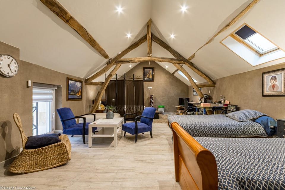 Photo of the whole room, Internal: Not applicable to any particular room