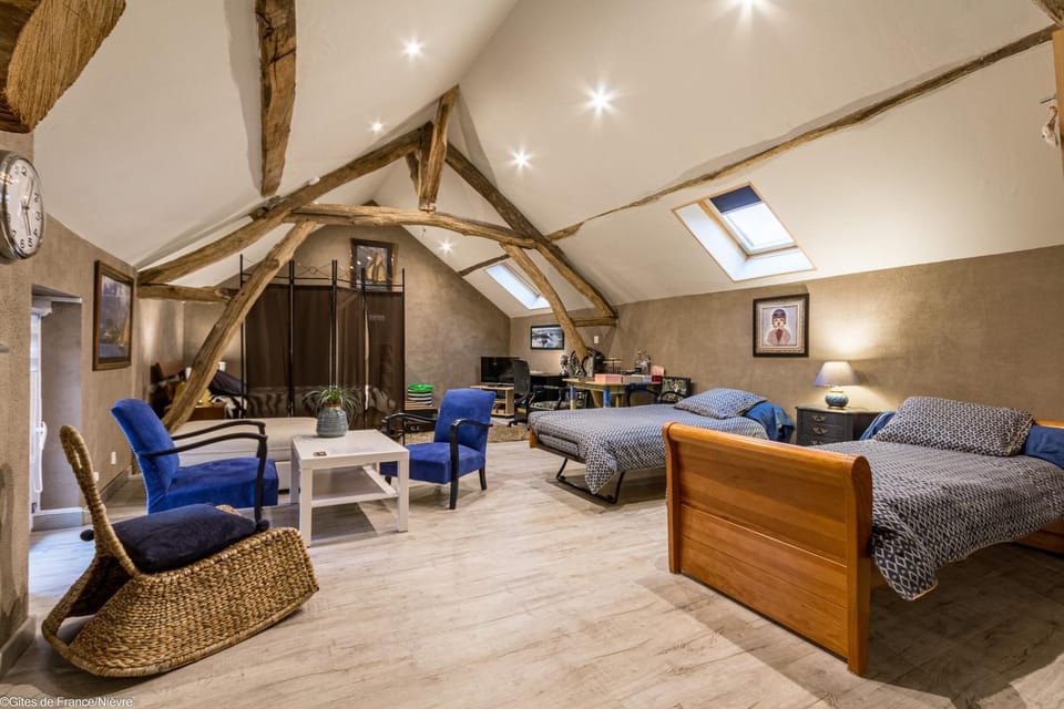 Photo of the whole room, Internal: Not applicable to any particular room
