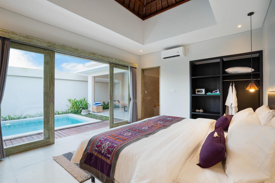 Day, Bedroom, Pool view, Swimming pool