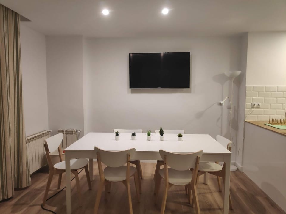 TV and multimedia, Dining area