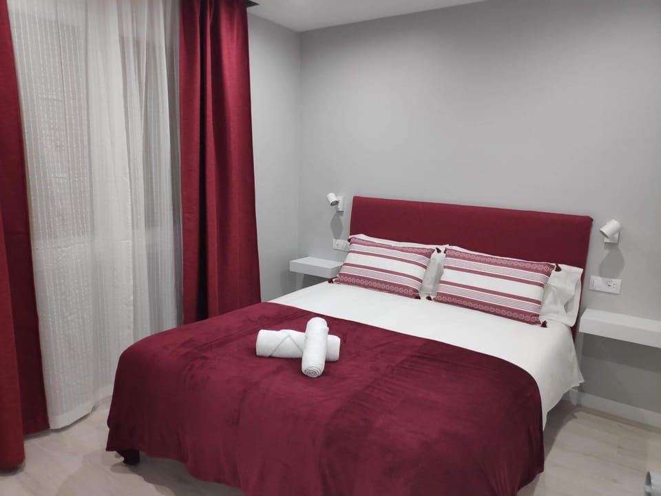 Bed, Bedroom