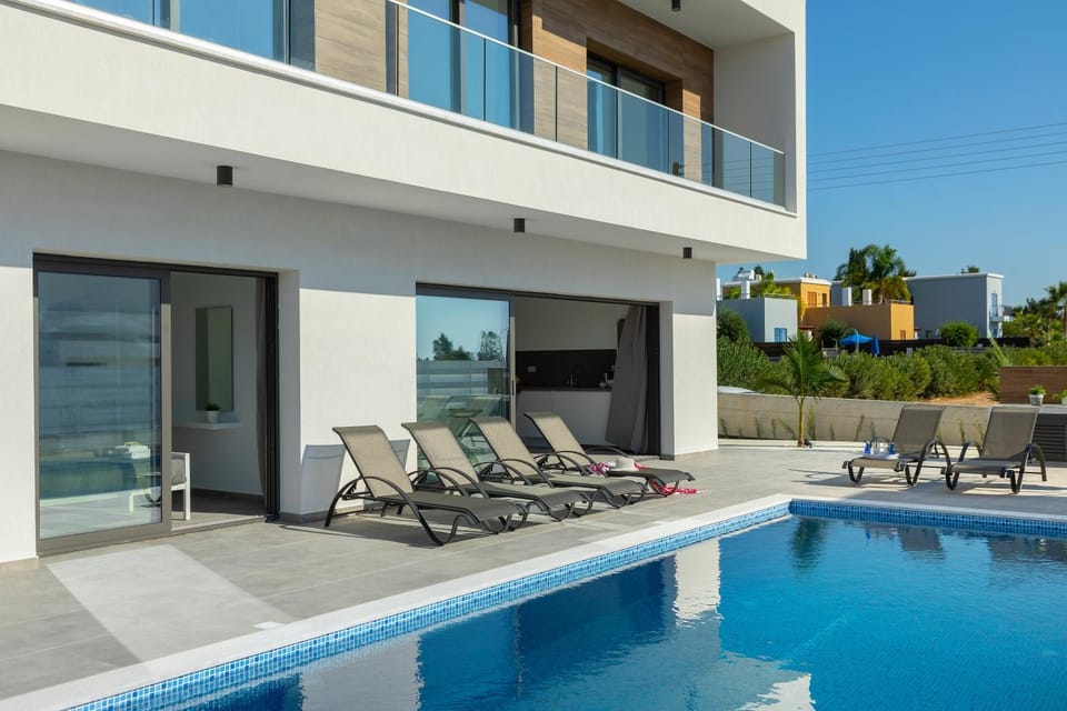Property building, Swimming pool