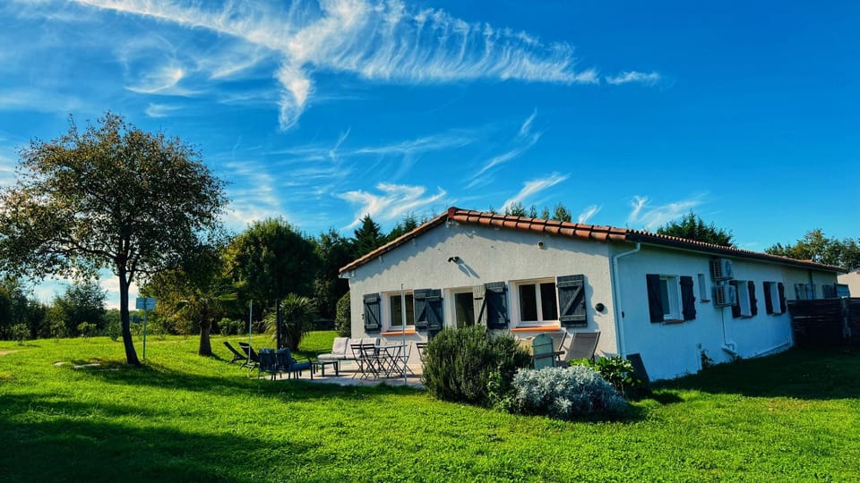 Property building, Spring, Day, Natural landscape, Garden, Garden view