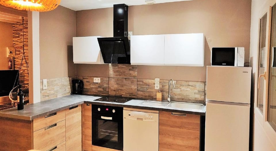TV and multimedia, Kitchen or kitchenette, dishwasher, minibar, oven, pet friendly, stove