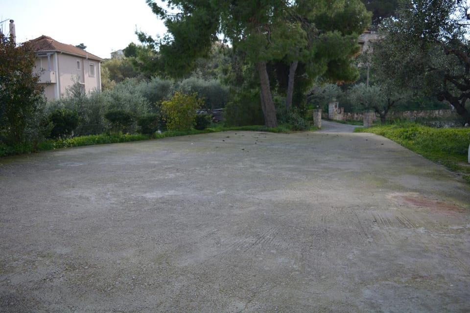 Garden, Parking