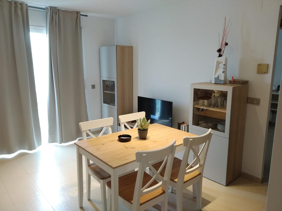 TV and multimedia, Living room, Dining area