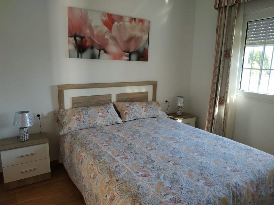 Bed, Photo of the whole room, Bedroom, air conditioner