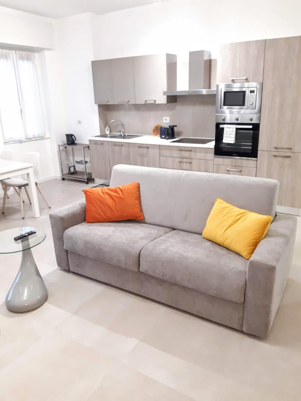 Kitchen or kitchenette, Seating area, Dining area