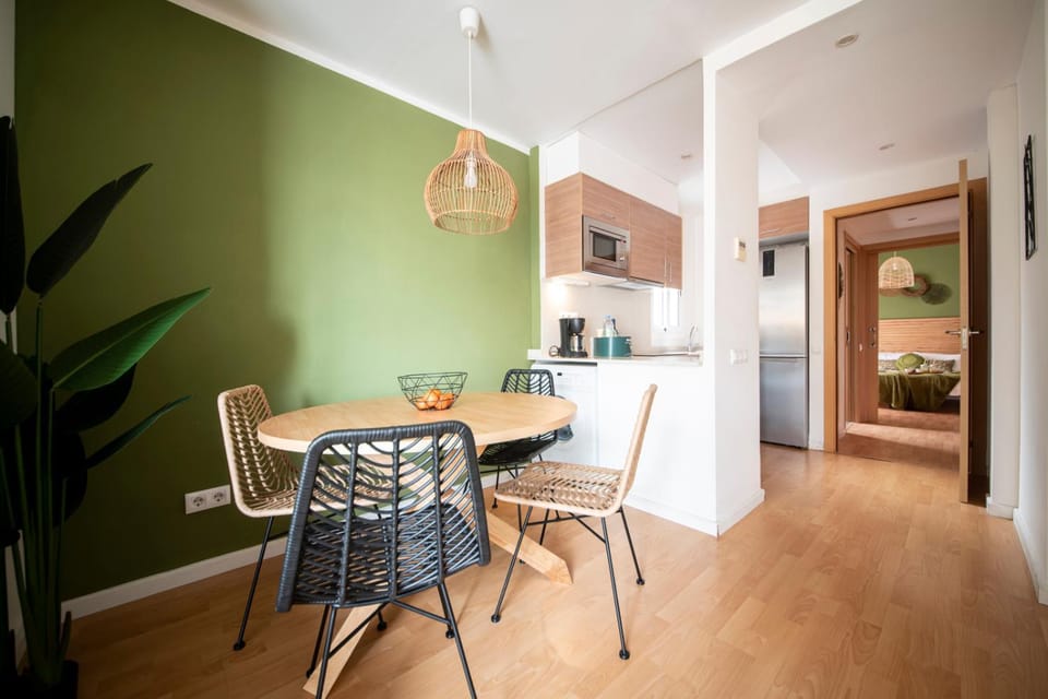 Dining area, kitchen