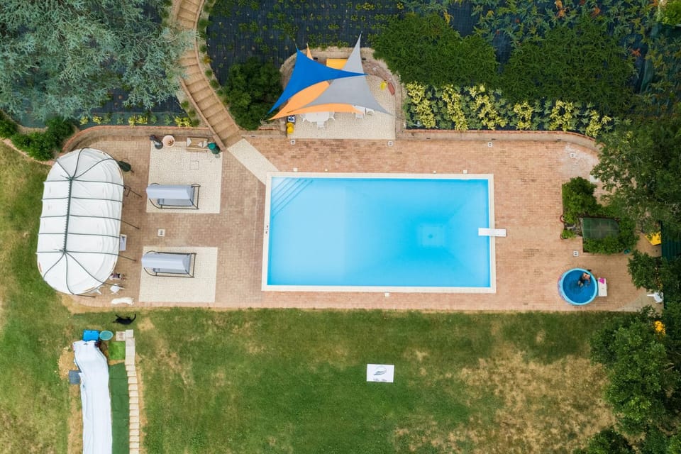 Bird's eye view, Pool view