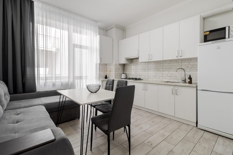 Dining area, kitchen