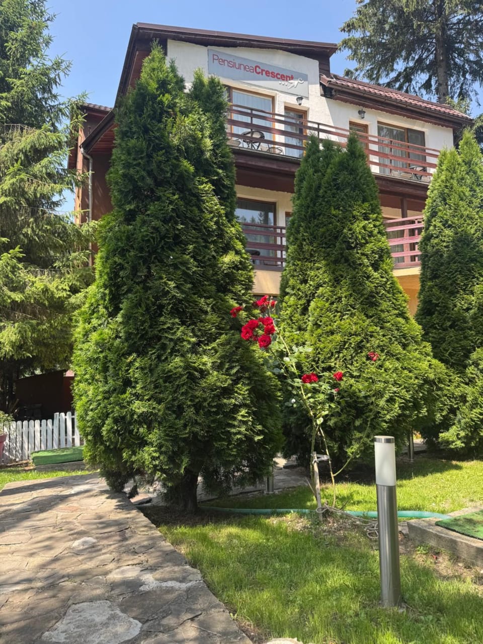 Pensiunea Crescent Predeal Bed and Breakfast in Prahova, Romania