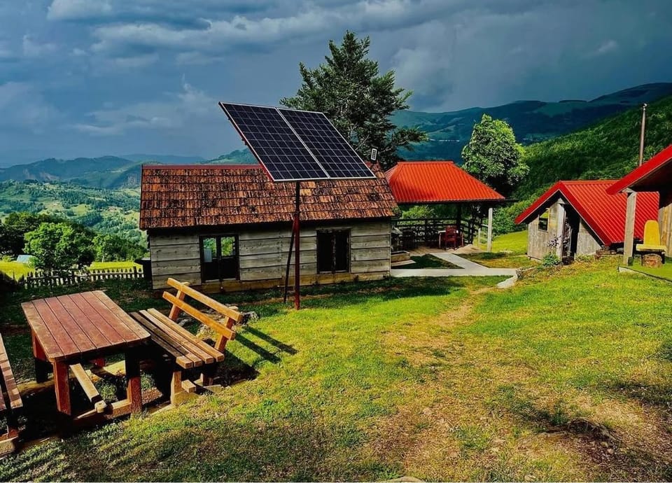 Katun Lanista-Kolibe Bogavac Nature lodge in Montenegro