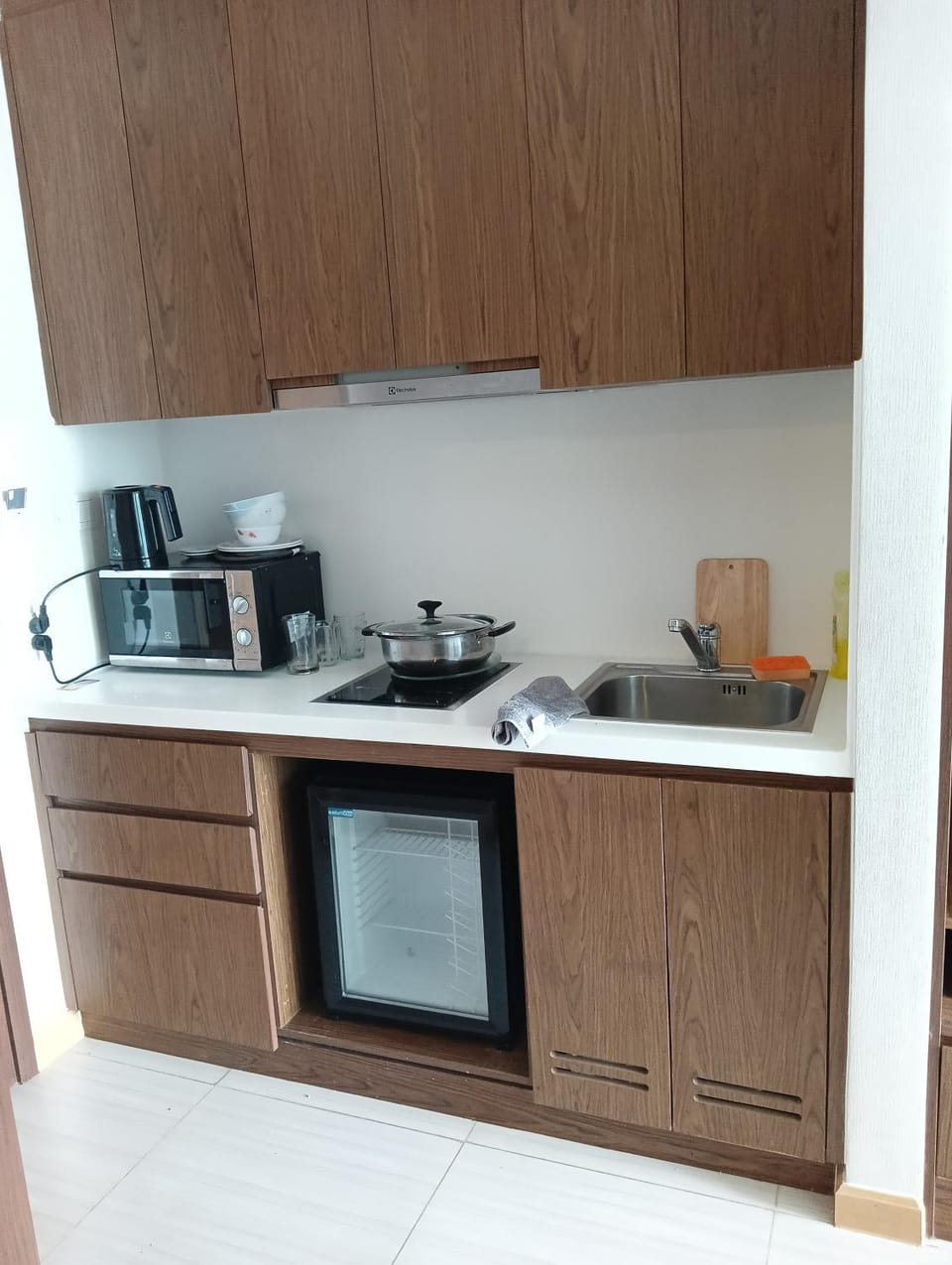 Kitchen or kitchenette