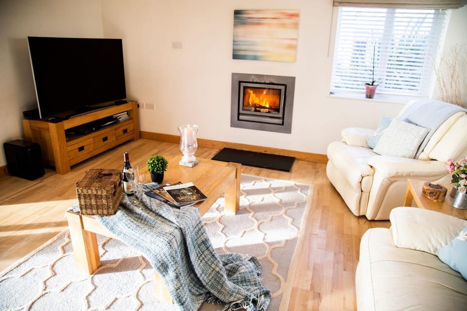 TV and multimedia, Living room, Photo of the whole room, Seating area