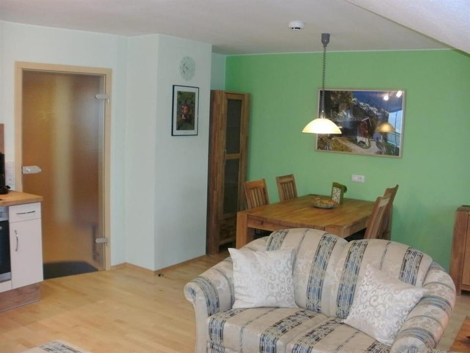 Living room, Photo of the whole room, Seating area