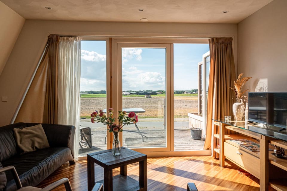Property building, Natural landscape, View (from property/room), Balcony/Terrace, Living room, Seating area
