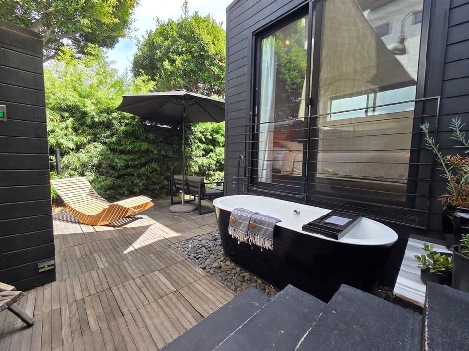 Patio, Hot Tub, Balcony/Terrace, sunbed