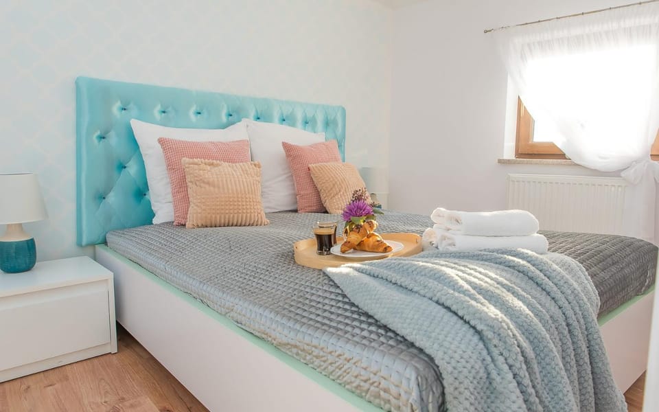 Property building, Bed, Photo of the whole room, Bedroom