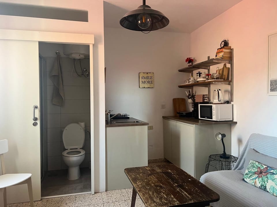 Kitchen or kitchenette, Seating area