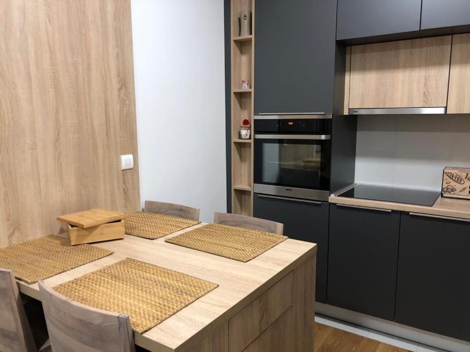 Kitchen or kitchenette, pet friendly, stove